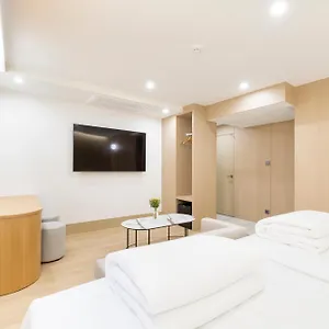 H-avenue Seomyeon Station בוסאן